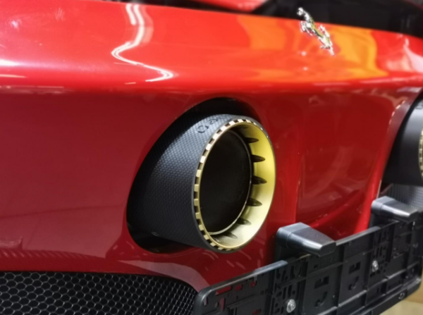 Ferrari SF90 - Carbon Exhaust Tips